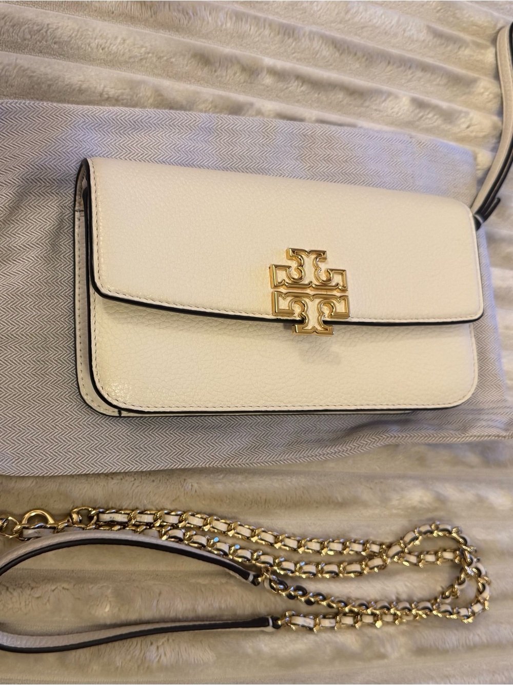 Tory Burch wallet on chain